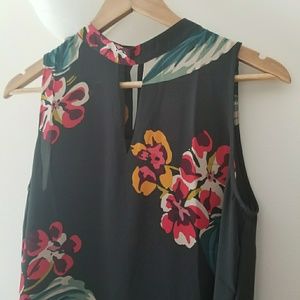 NEW: LOFT Olive Floral Keyhole Shift Tank